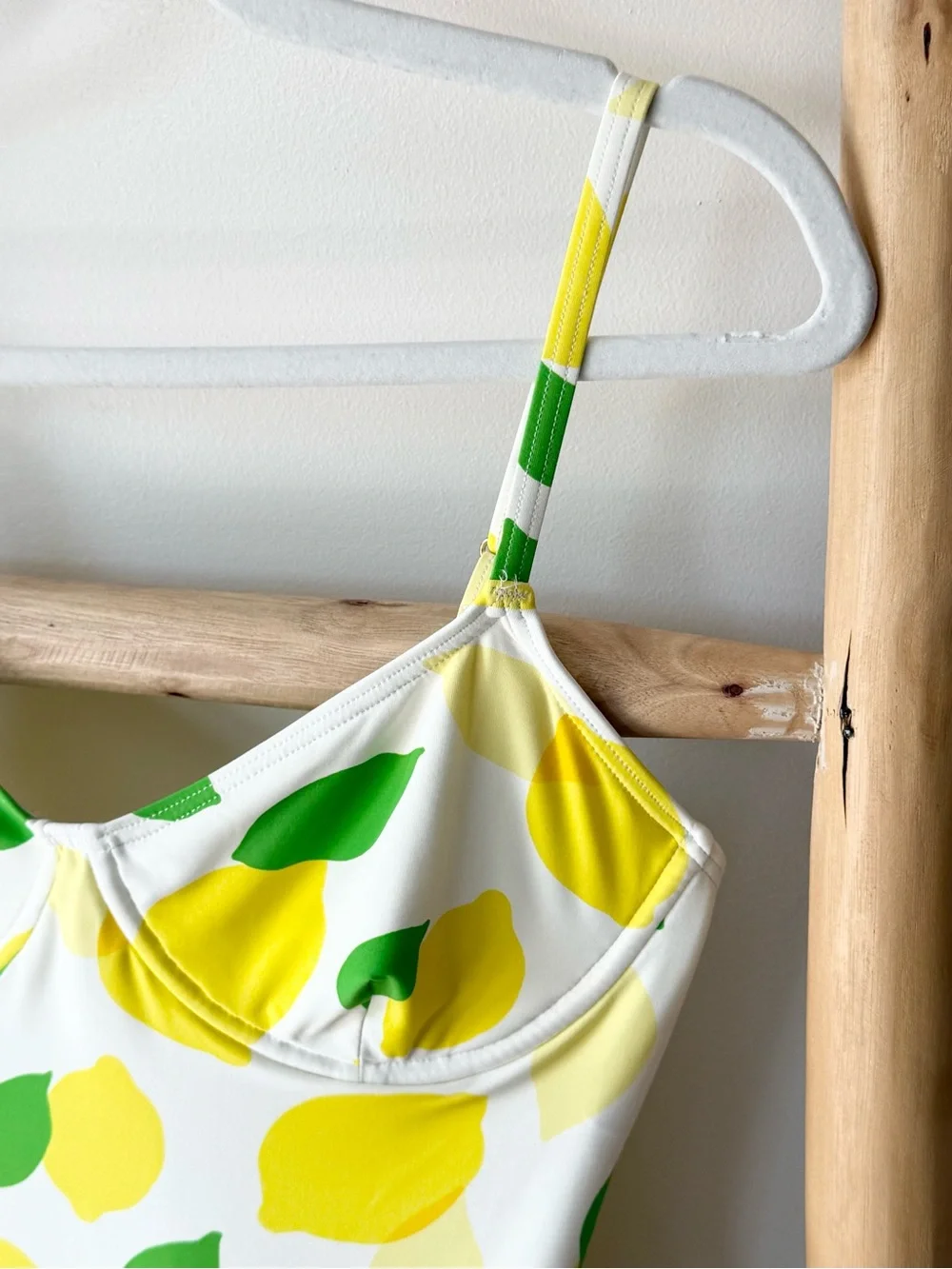Kate Spade New York White Yellow Lemon Print One Piece Swimsuit Bathing Suit M